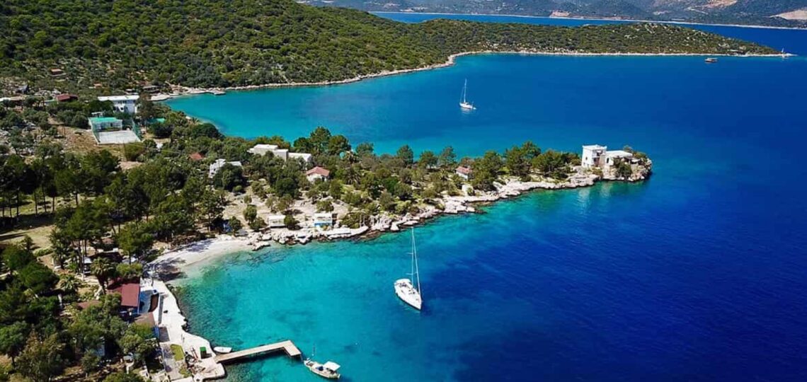 Kaş Limanağzı Koyu, Limanağzı Koyu ulaşım, Limanağzı deniz taksi, Kaş Limanağzı nasıl gidilir, Kaş merkezden Limanağzı, Kaş en yakın koylar, Kaş gezilecek yerler, Kaş tekne turu Limanağzı.